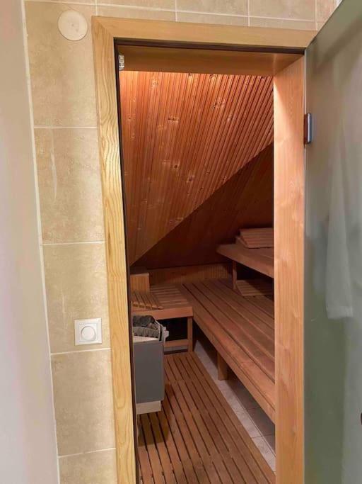 Rooftop 180M2 Loft With Private Sauna, 布拉迪斯拉发 外观 照片