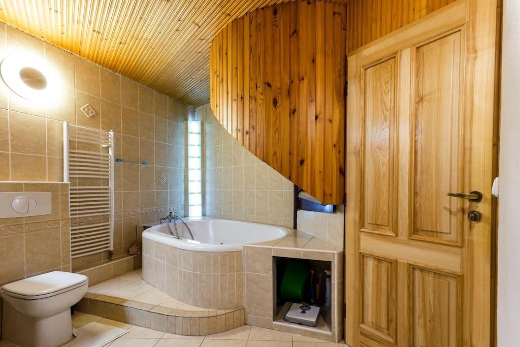 Rooftop 180M2 Loft With Private Sauna, 布拉迪斯拉发 外观 照片