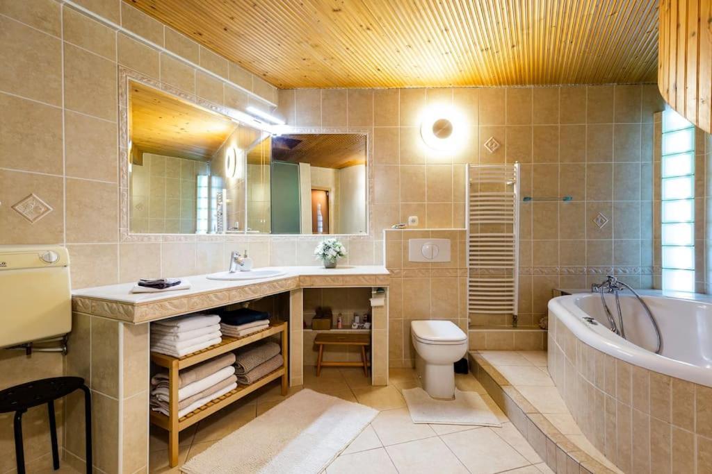 Rooftop 180M2 Loft With Private Sauna, 布拉迪斯拉发 外观 照片