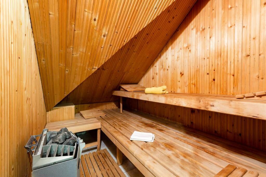 Rooftop 180M2 Loft With Private Sauna, 布拉迪斯拉发 外观 照片